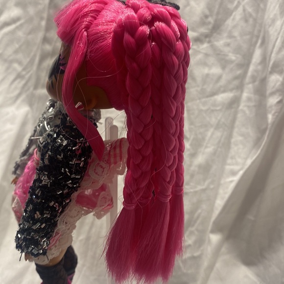 LOL Surprise OMG Remix Super Surprise Fashion Dolls Bhad Gurl - Picture 9 of 10